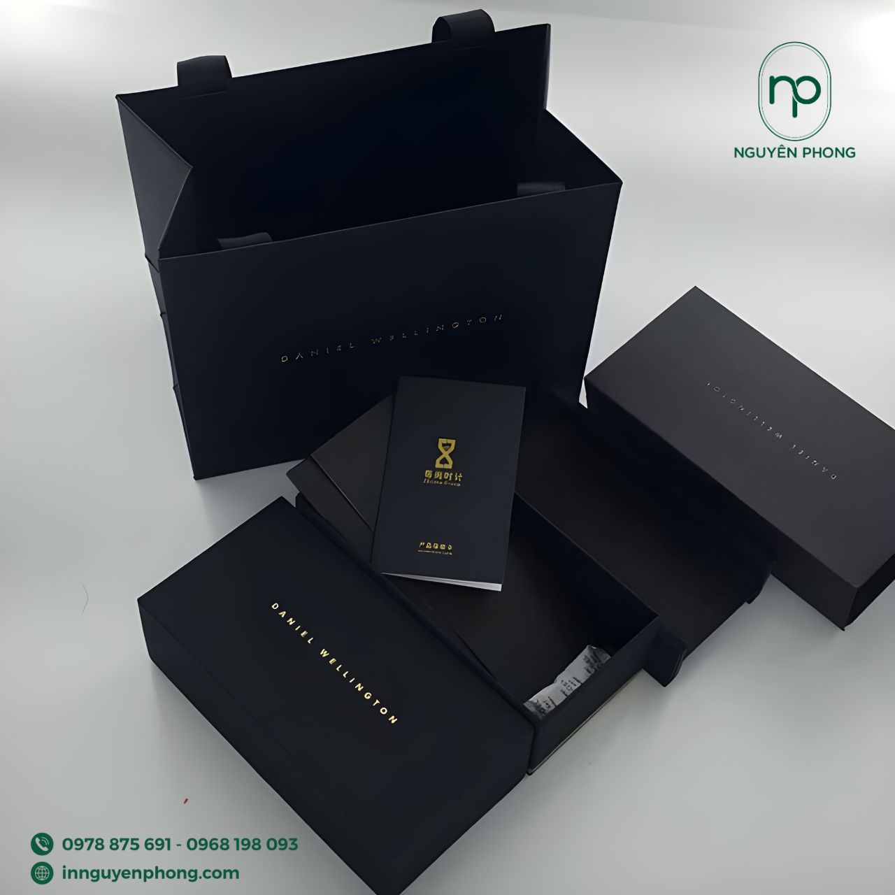 Mẫu túi giấy đựng đồng hồ cao cấp